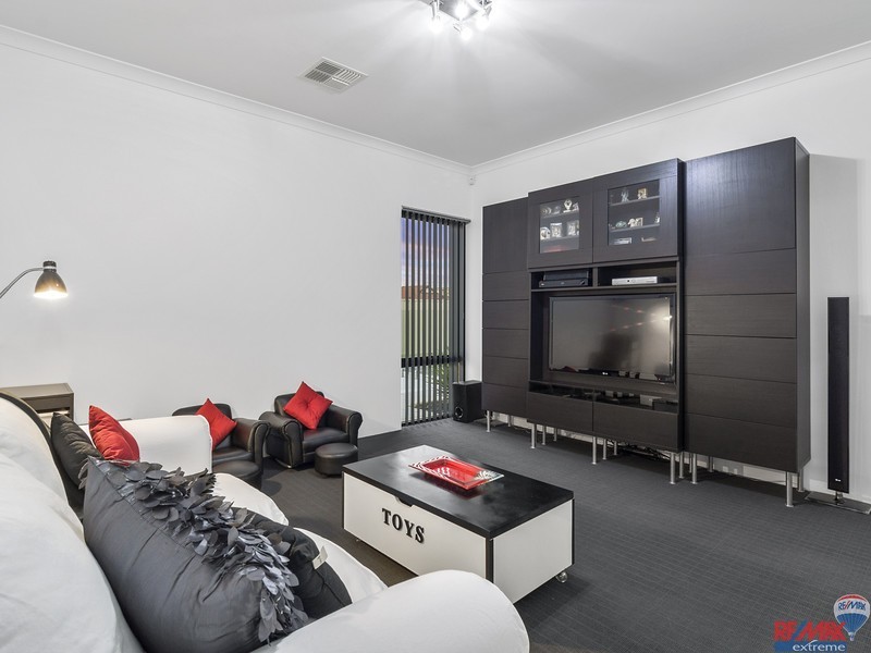 1 Fineview Crescent, Carramar WA 6031
