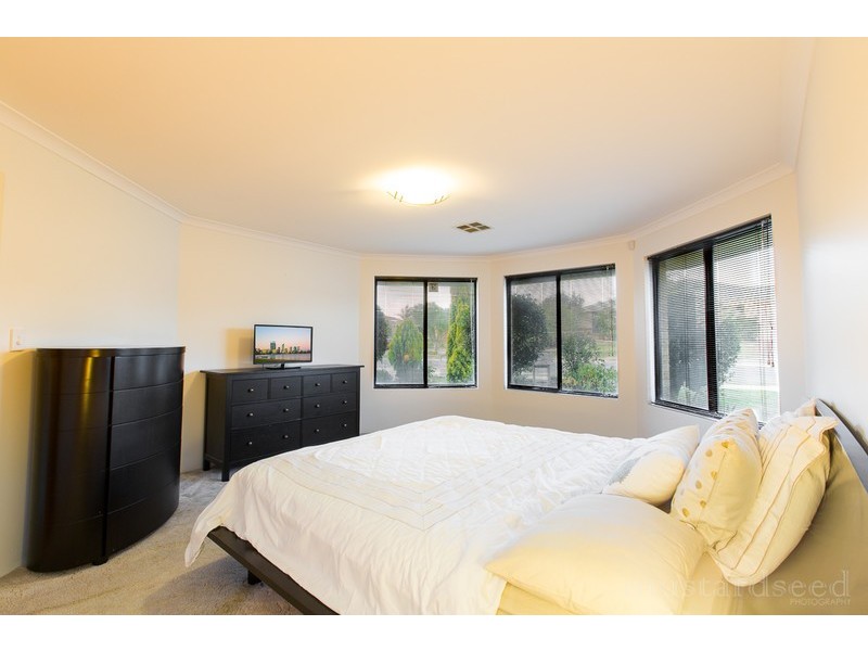 58 Heacham Avenue, Hocking WA 6065