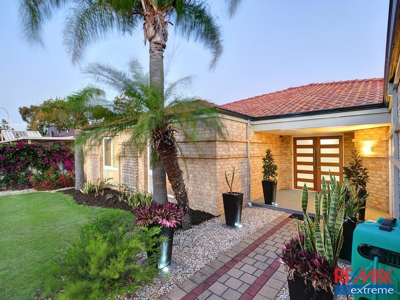 3 Houghton Drive, Carramar WA 6031