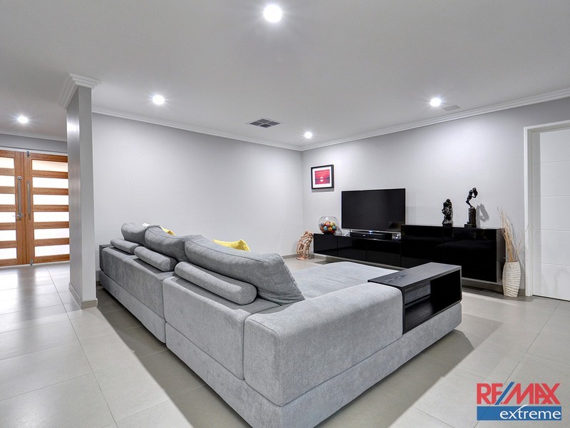 3 Houghton Drive, Carramar WA 6031