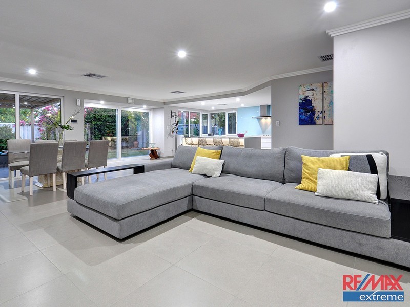 3 Houghton Drive, Carramar WA 6031