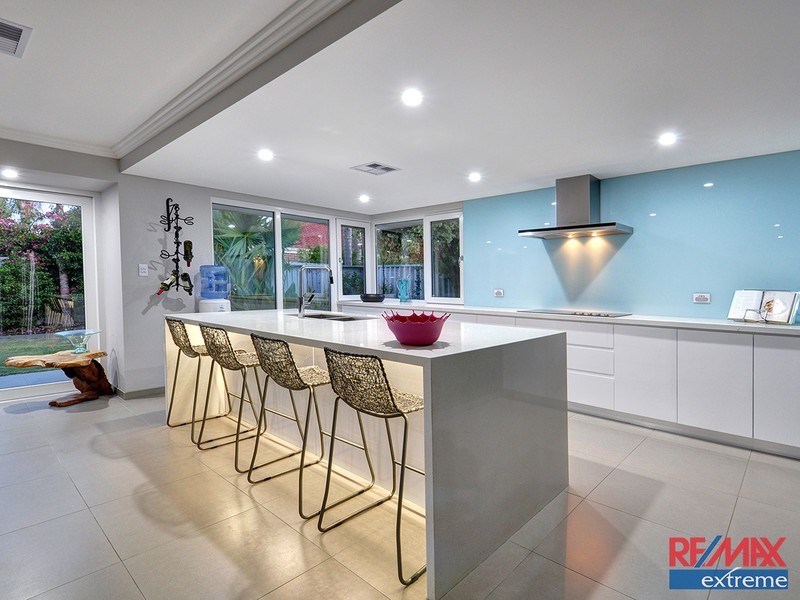 3 Houghton Drive, Carramar WA 6031