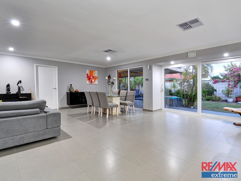 3 Houghton Drive, Carramar WA 6031