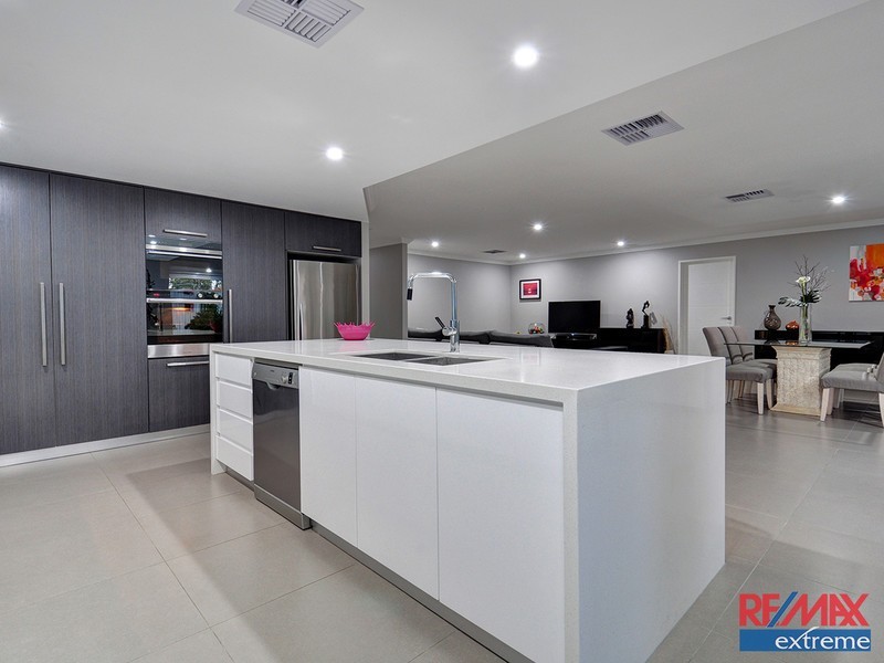 3 Houghton Drive, Carramar WA 6031