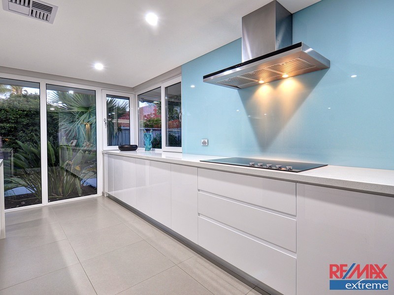 3 Houghton Drive, Carramar WA 6031