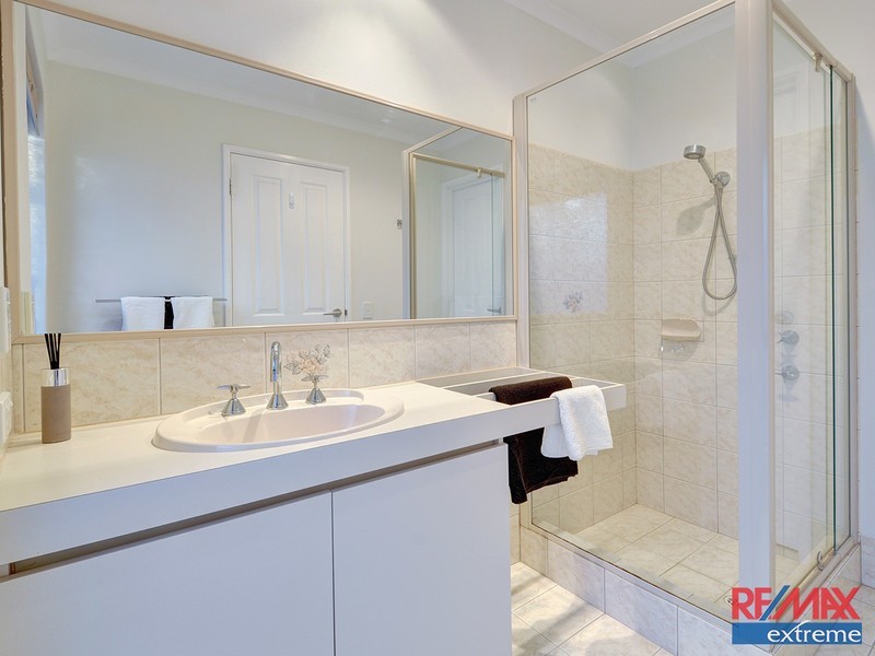 3 Houghton Drive, Carramar WA 6031