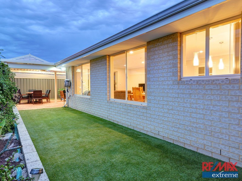 6 Parkinson Road, Banksia Grove WA 6031
