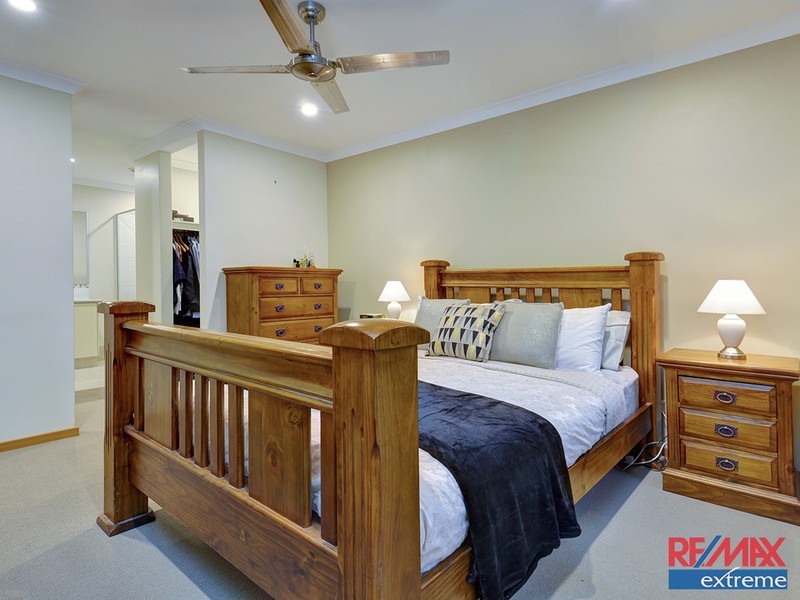 6 Parkinson Road, Banksia Grove WA 6031