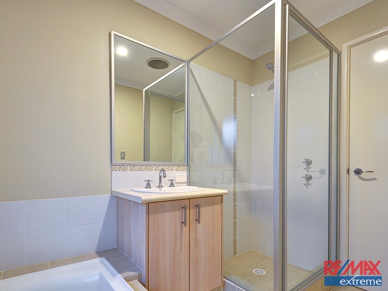 6 Parkinson Road, Banksia Grove WA 6031