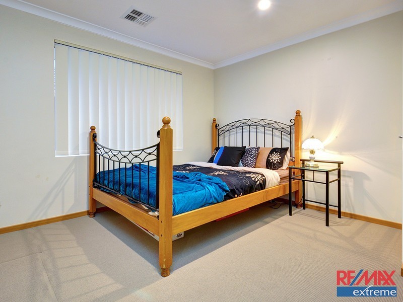 6 Parkinson Road, Banksia Grove WA 6031