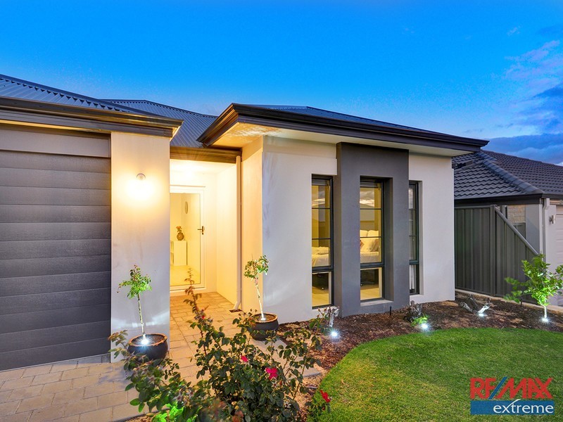 7 Nutcote Road, Banksia Grove WA 6031