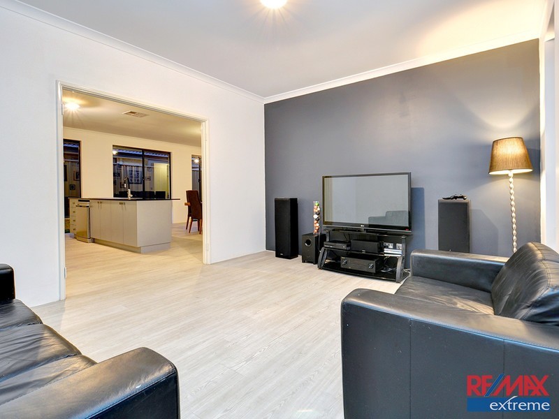 7 Nutcote Road, Banksia Grove WA 6031