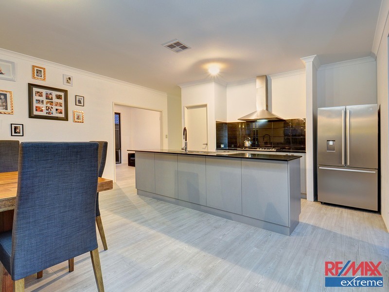 7 Nutcote Road, Banksia Grove WA 6031