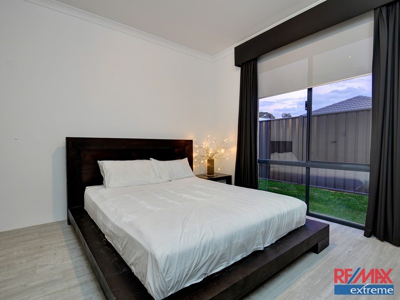 7 Nutcote Road, Banksia Grove WA 6031