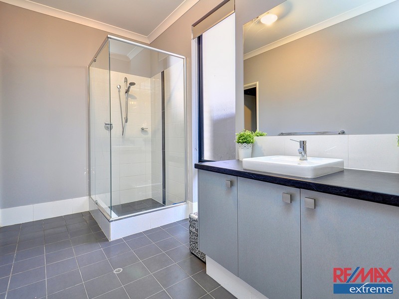 7 Nutcote Road, Banksia Grove WA 6031