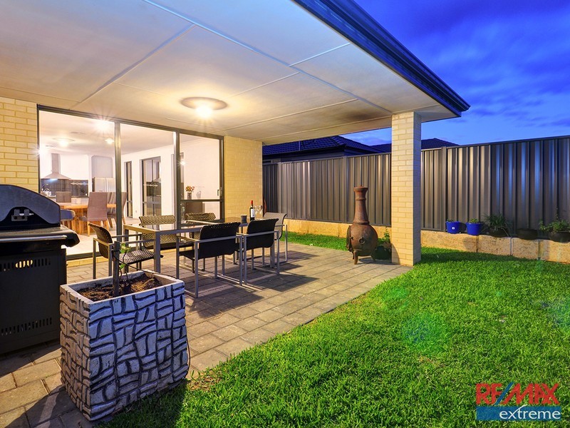 7 Nutcote Road, Banksia Grove WA 6031