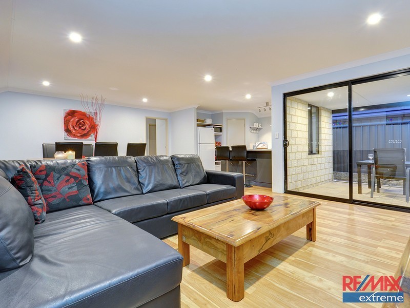 26 Strathmerton Road, Banksia Grove WA 6031