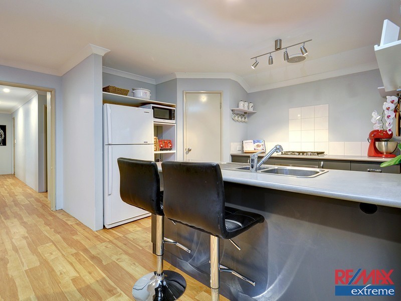 26 Strathmerton Road, Banksia Grove WA 6031