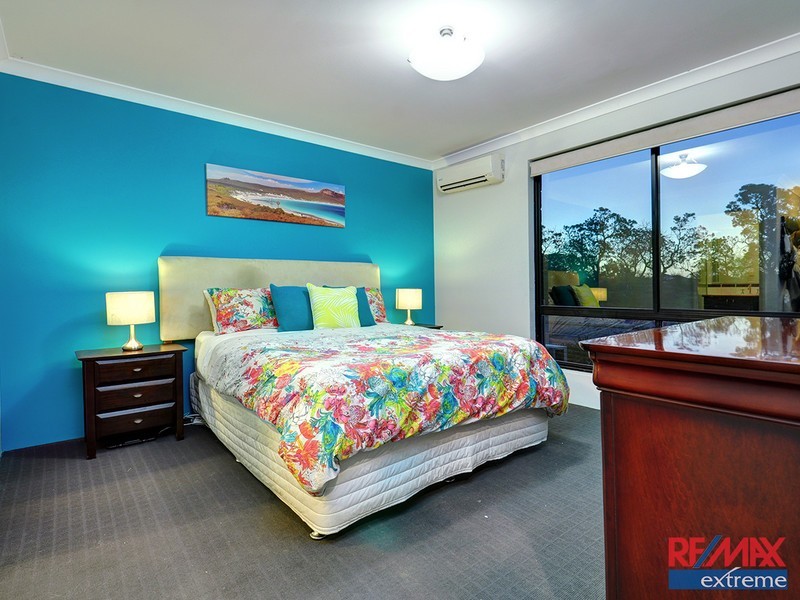 26 Strathmerton Road, Banksia Grove WA 6031