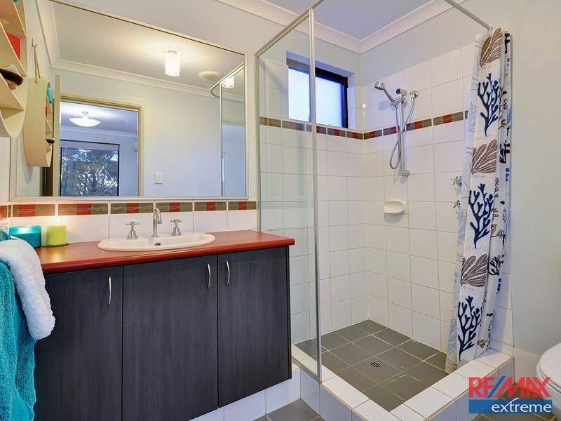 26 Strathmerton Road, Banksia Grove WA 6031