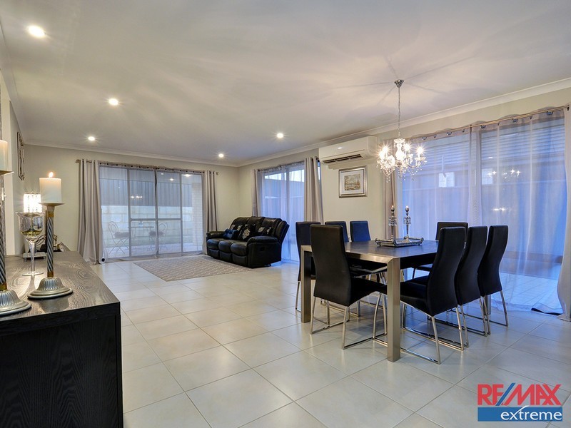 21 Parkinson Road, Banksia Grove WA 6031