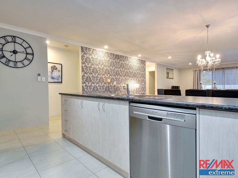 21 Parkinson Road, Banksia Grove WA 6031