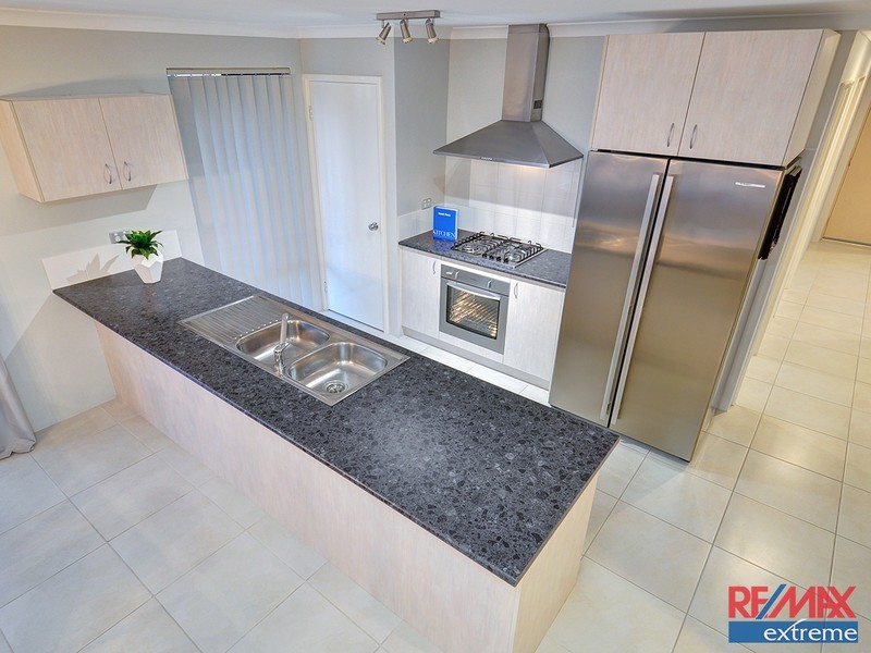 21 Parkinson Road, Banksia Grove WA 6031
