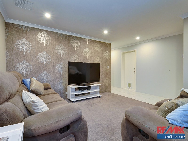 21 Parkinson Road, Banksia Grove WA 6031