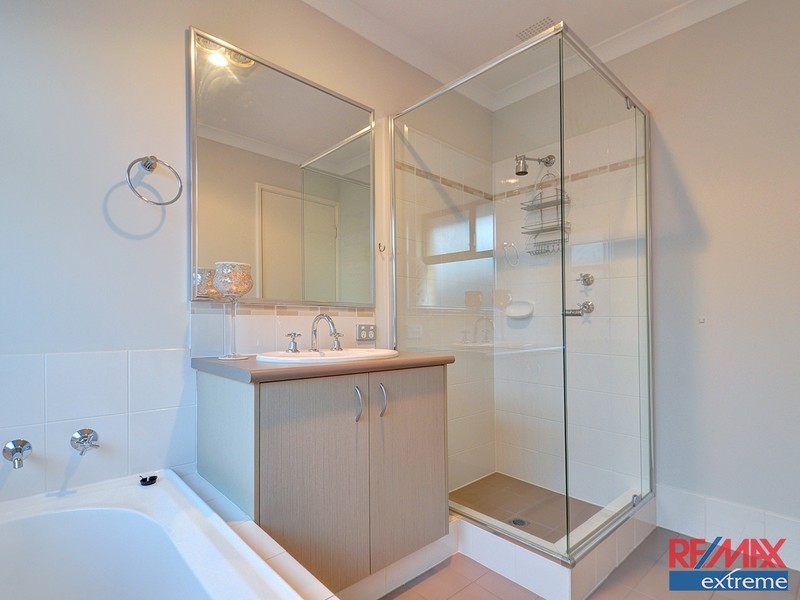 21 Parkinson Road, Banksia Grove WA 6031