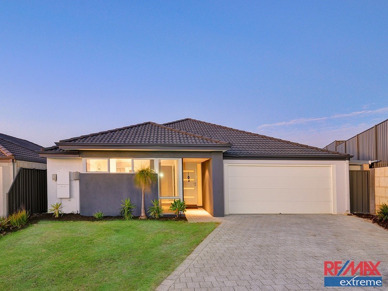52 Glasshouse Drive, Banksia Grove WA 6031