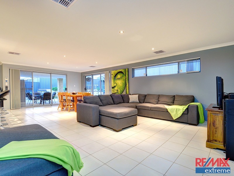 52 Glasshouse Drive, Banksia Grove WA 6031