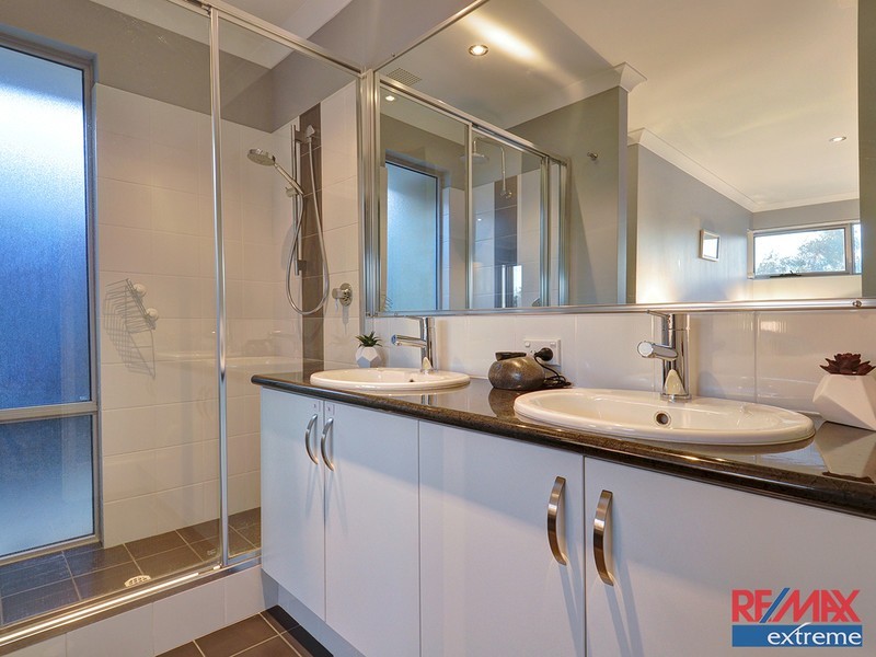 52 Glasshouse Drive, Banksia Grove WA 6031