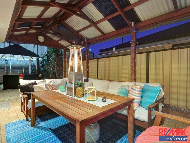 15 Rocklands Loop, Carramar WA 6031