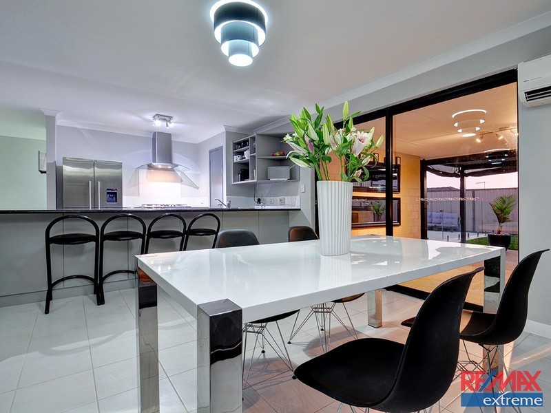 16 Stockholm Road, Wanneroo WA 6065