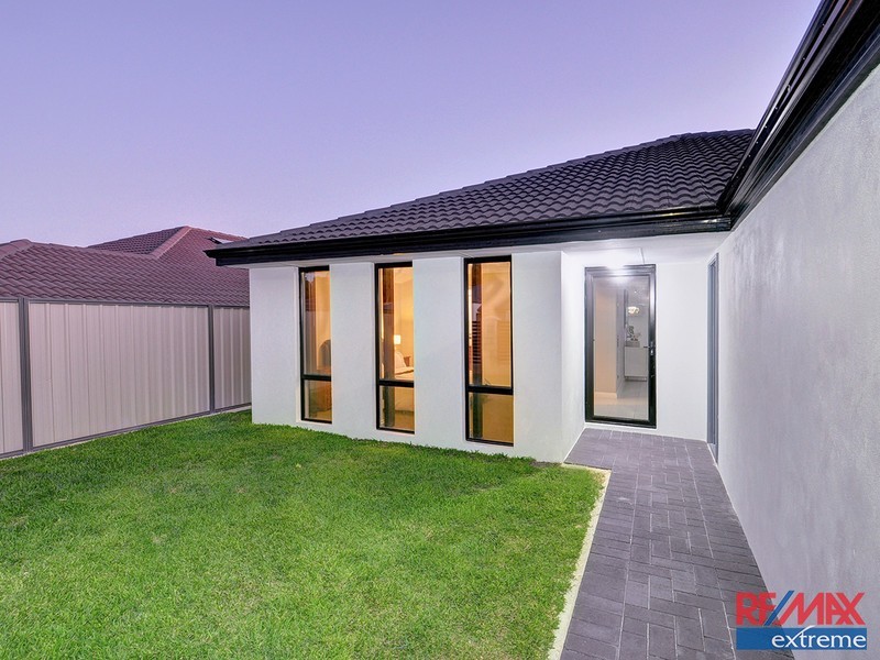16 Stockholm Road, Wanneroo WA 6065