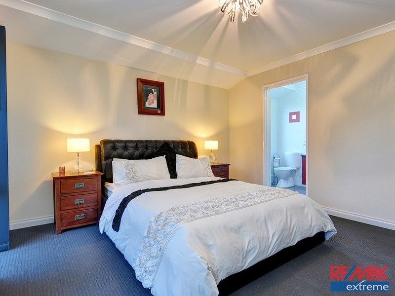 16 Stockholm Road, Wanneroo WA 6065