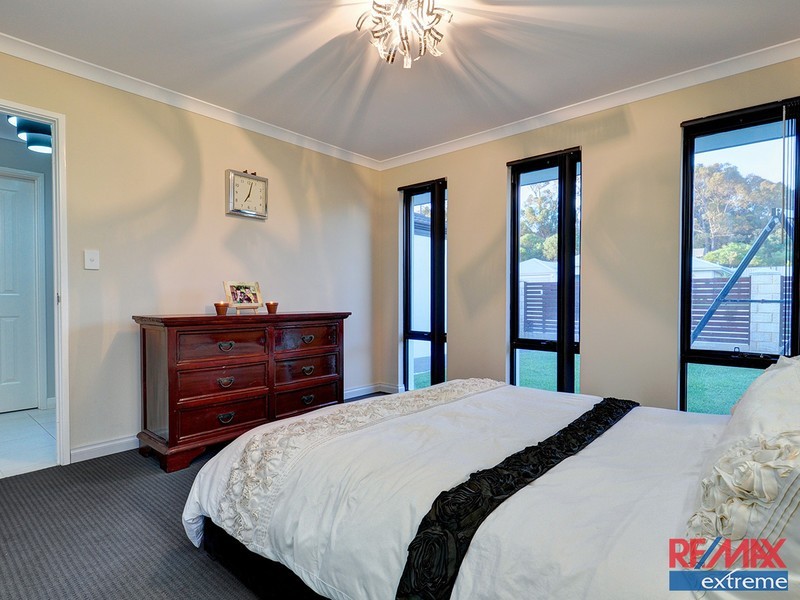 16 Stockholm Road, Wanneroo WA 6065