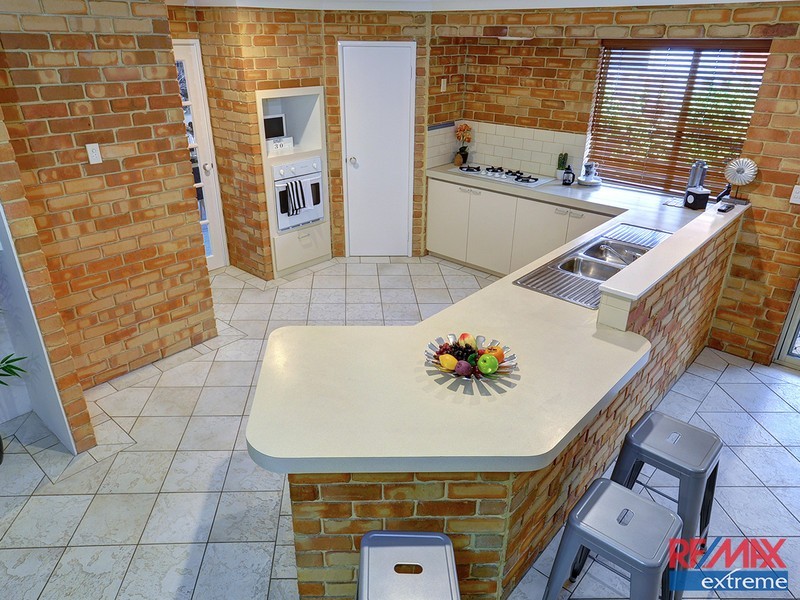 18 Ollera Meander, Carramar WA 6031