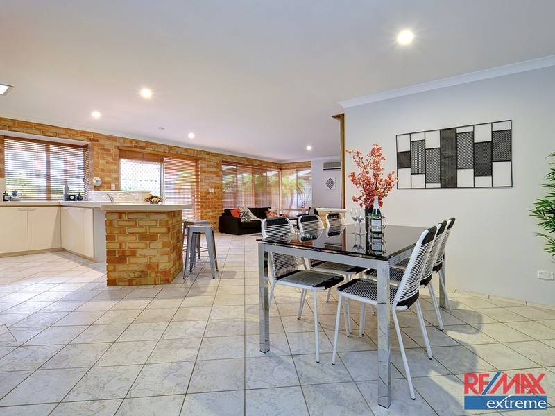 18 Ollera Meander, Carramar WA 6031