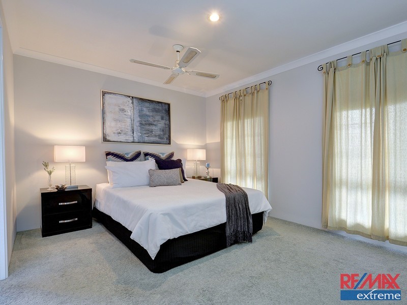 18 Ollera Meander, Carramar WA 6031