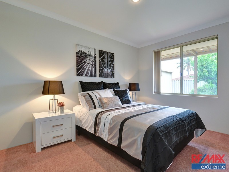 18 Ollera Meander, Carramar WA 6031