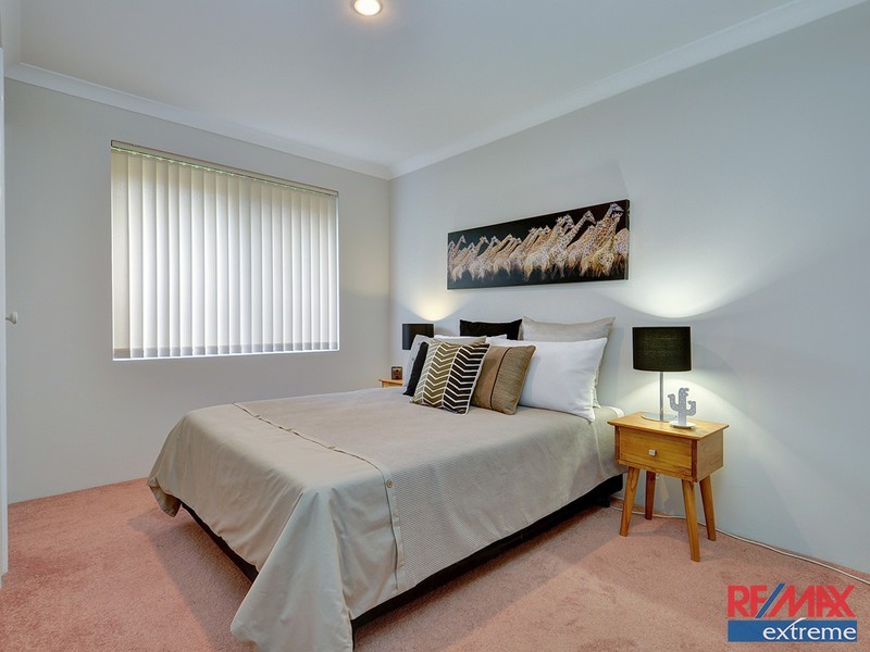 18 Ollera Meander, Carramar WA 6031