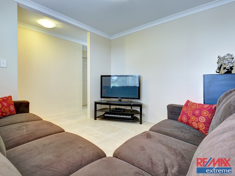 27 Zingarello Street, Pearsall WA 6065