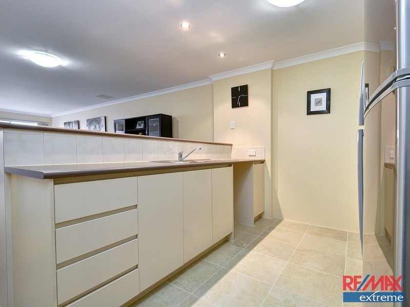 27 Zingarello Street, Pearsall WA 6065