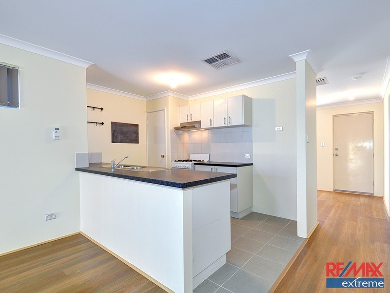 11 Astrolux Court, Banksia Grove WA 6031