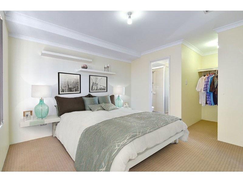 11 Astrolux Court, Banksia Grove WA 6031