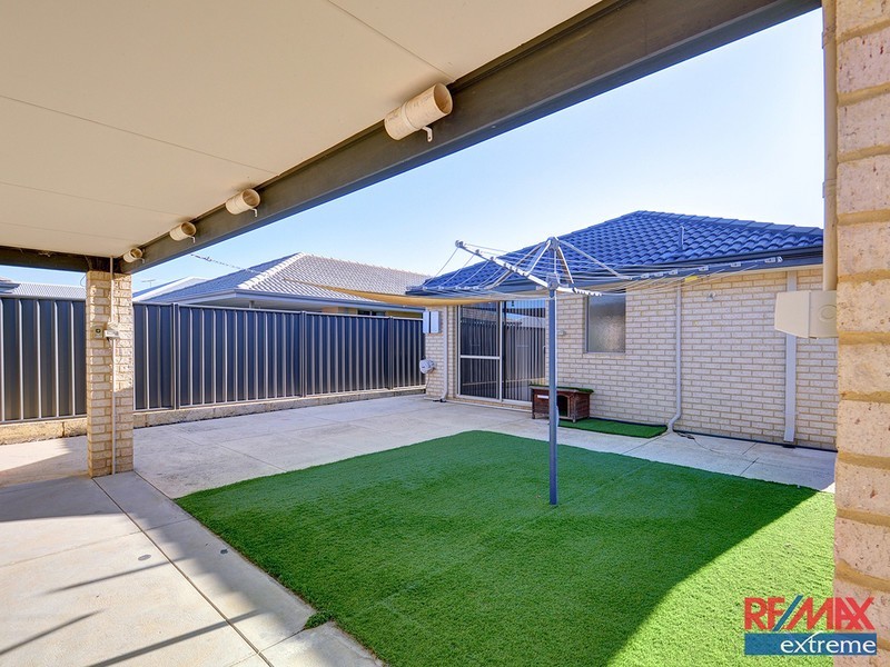 11 Astrolux Court, Banksia Grove WA 6031