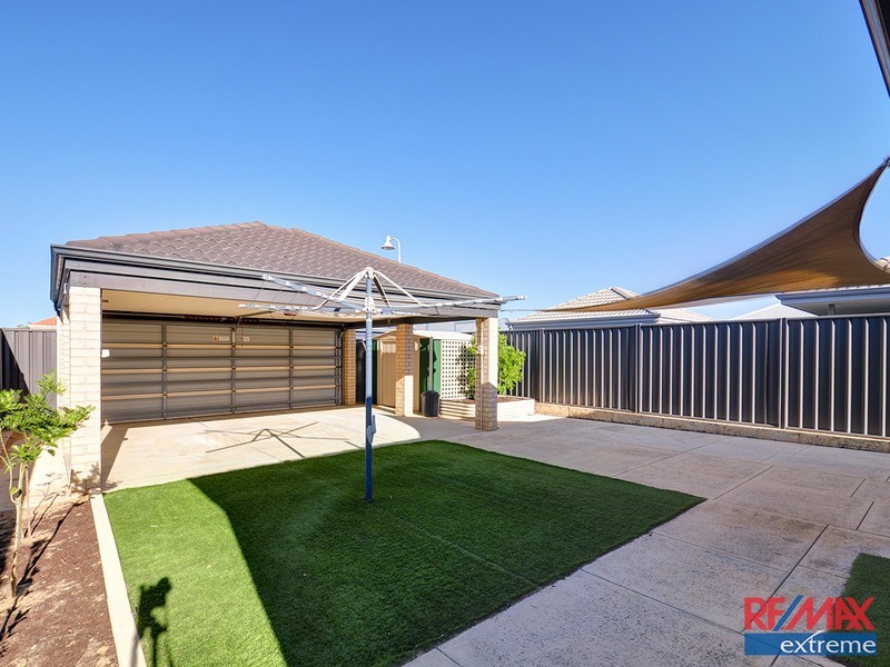 11 Astrolux Court, Banksia Grove WA 6031