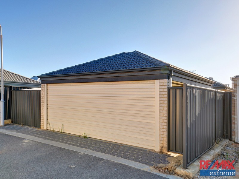 11 Astrolux Court, Banksia Grove WA 6031