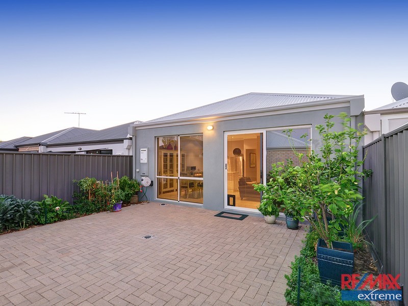 52 Bauer Circle, Banksia Grove WA 6031